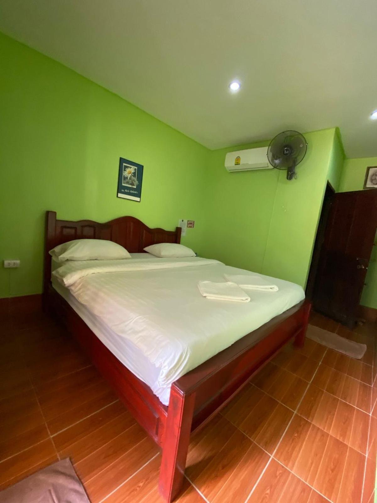 Letana Guesthouse Ban O Exterior foto